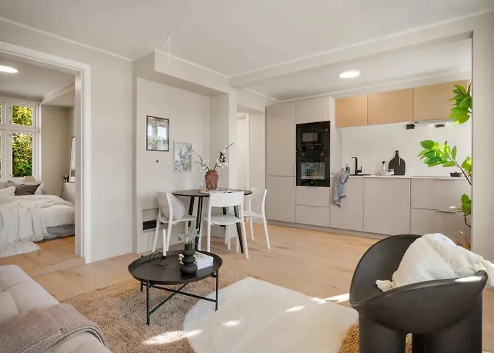 Panorama - View In L 1-bedroom Apartment *